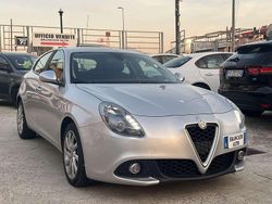 Argento Usata 2016 Alfa Romeo Giulietta Business Tre volumi | 9200 € (Ottimo prezzo)