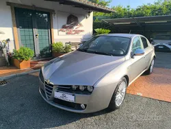 Grigio Usata 2009 Alfa Romeo 159 Distinctive Tre volumi | 1490 € (Super prezzo)