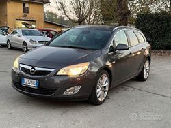Grigio Usata 2011 Opel Astra Cosmo Station wagon | 3400 € (Buon prezzo)