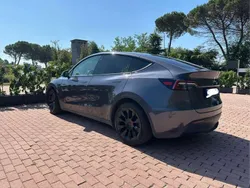 Usata 2021 Tesla Model Y Long Range SUV | 34.000 € (Buon prezzo)
