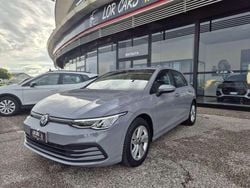 Grigio Usata 2022 VW Golf VIII Life Tre volumi | 18.900 € (Ottimo prezzo)