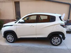 Bianco Usata 2023 Mahindra KUV100 Due volumi | 9500 € (Ottimo prezzo)