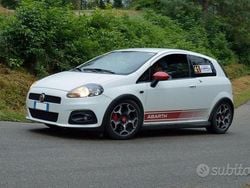 Bianco Usata 2009 Abarth Grande Punto Due volumi | 9750 € (Buon prezzo)