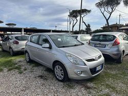 Argento Usata 2011 Hyundai i20 Comfort Due volumi | 3700 € (Ottimo prezzo)