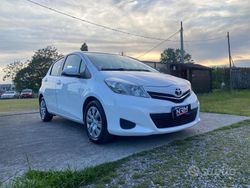 Bianco Usata 2013 Toyota Yaris Lounge Tre volumi | 6900 €