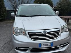 Grigio Usata 2011 Lancia Voyager Monovolume | 9900 € (Buon prezzo)
