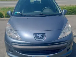 Usata 2007 Peugeot 207 Tre volumi | 3000 € (Buon prezzo)