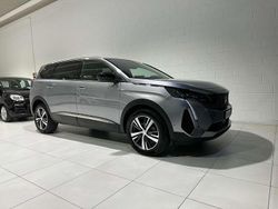 Grigio metallizzato Usata 2023 Peugeot 5008 Allure SUV | 27.600 € (Buon prezzo)