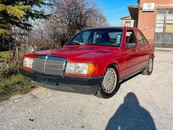 Usata 1982 Mercedes 190 Tre volumi | 2499 €