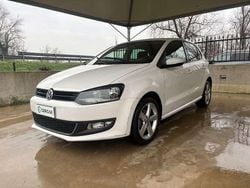 Bianco Usata 2014 VW Polo Highline Tre volumi | 9800 € (Buon prezzo)