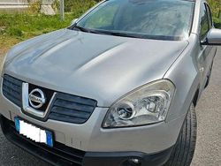 Grigio Usata 2008 Nissan Qashqai SUV | 2350 € (Buon prezzo)