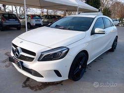 Bianco Usata 2016 Mercedes A180 Tre volumi | 15.000 € (Molto cara)