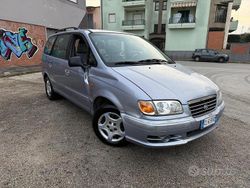 Grigio Usata 2004 Hyundai Trajet Active Monovolume | 999 €