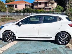 Bianco Usata 2022 Renault Clio V Business Tre volumi | 13.990 € (Ottimo prezzo)