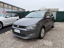 Grigio Usata 2011 VW Polo Comfortline Tre volumi | 6200 € (Buon prezzo)