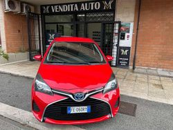 Nero Usata 2016 Toyota Yaris Hybrid Tre volumi | 10.100 € (Buon prezzo)