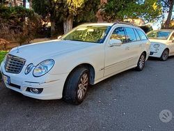 Bianco Usata 2008 Mercedes E220 Elegance Station wagon | 1500 € (Buon prezzo)