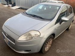 Grigio Usata 2009 Fiat Grande Punto Dynamic Due volumi | 2999 € (Buon prezzo)