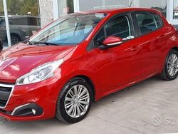 Rosso Usata 2017 Peugeot 208 Active Due volumi | 6500 € (Buon prezzo)