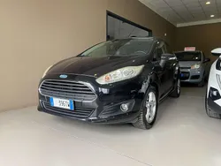 Nero Usata 2015 Ford Fiesta Due volumi | 6500 € (Buon prezzo)
