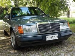 Grigio Usata 1989 Mercedes E200 Tre volumi | 5600 €