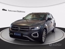 Grigio indyum/tetto nero Usata 2022 VW T-Roc Style SUV | 23.900 € (Buon prezzo)