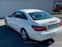 Bianco Usata 2009 Mercedes E250 Avantgarde Coupé | 12.200 € (Buon prezzo)