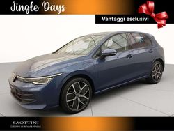 Anemone blue metallizzato Nuova 2025 VW Golf VIII Edition Tre volumi | 32.900 € (Ottimo prezzo)