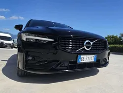 Nero Usata 2021 Volvo V60 R-Design Station wagon | 22.499 €
