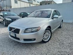 Beige Usata 2007 Volvo S80 Executive Tre volumi | 3299 €