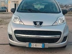 Grigio Usata 2011 Peugeot 107 Due volumi | 4450 € (Buon prezzo)