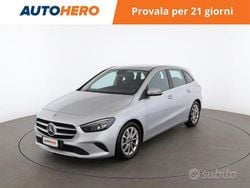 Hopea Käytetty 2020 Mercedes B200 Tila-auto | 25.199 € (Perustarjous)