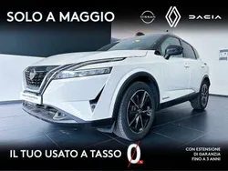 White pearl brilliant & metallic black Usata 2022 Nissan Qashqai Tekna SUV | 29.900 € (Buon prezzo)