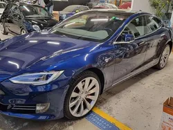 Blu/azzurro Usata 2020 Tesla Model S Tre volumi | 45.000 € (Buon prezzo)