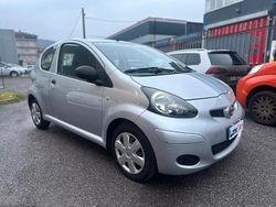 Grigio Usata 2009 Toyota Aygo Sol Due volumi | 3500 € (Buon prezzo)