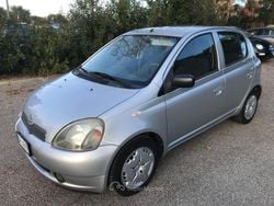 Argento Usata 2002 Toyota Yaris Luna Tre volumi | 3300 € (Cara)