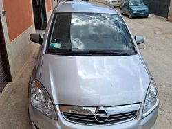 Grigio Usata 2012 Opel Zafira Monovolume | 4200 € (Buon prezzo)