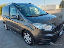 Grigio Usata 2016 Ford Tourneo Courier Monovolume | 8500 € (Buon prezzo)