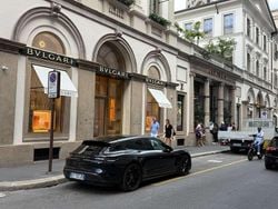 Nero Usata 2023 Porsche Taycan Sport Turismo Tre volumi | 68.000 € (Super prezzo)