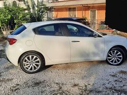 Bianco Usata 2015 Alfa Romeo Giulietta Exclusive Due volumi | 9000 € (Ottimo prezzo)
