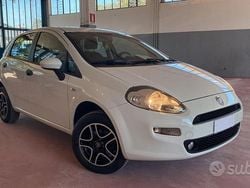 Bianco Usata 2015 Fiat Punto Street Tre volumi | 5900 € (Buon prezzo)