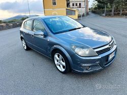 Grigio Usata 2005 Opel Astra Tre volumi | 1300 € (Buon prezzo)
