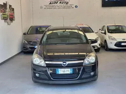 Nero lucido Usata 2005 Opel Astra Cosmo Station wagon | 1750 € (Ottimo prezzo)