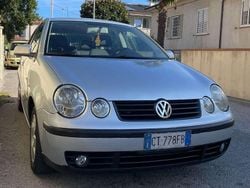 Argento Usata 2004 VW Polo Trendline Tre volumi | 2500 € (Buon prezzo)