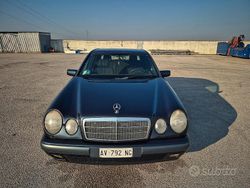 Usata 1998 Mercedes E250 Tre volumi | 8900 €