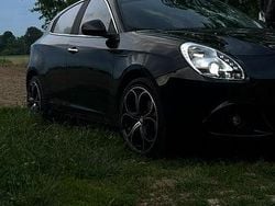 Nero Usata 2013 Alfa Romeo Giulietta Tre volumi | 9300 € (Molto cara)