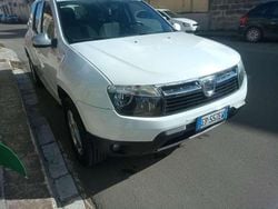 Bianco Usata 2012 Dacia Duster Lauréate Station wagon | 5800 € (Buon prezzo)