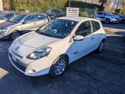 Bianco Usata 2012 Renault Clio III Dynamique Tre volumi | 2300 € (Ottimo prezzo)