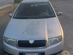 Grigio Usata 2003 Skoda Fabia Due volumi | 1200 € (Buon prezzo)