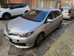 Grigio Usata 2017 Toyota Auris Hybrid Lounge Tre volumi | 8500 € (Cara)